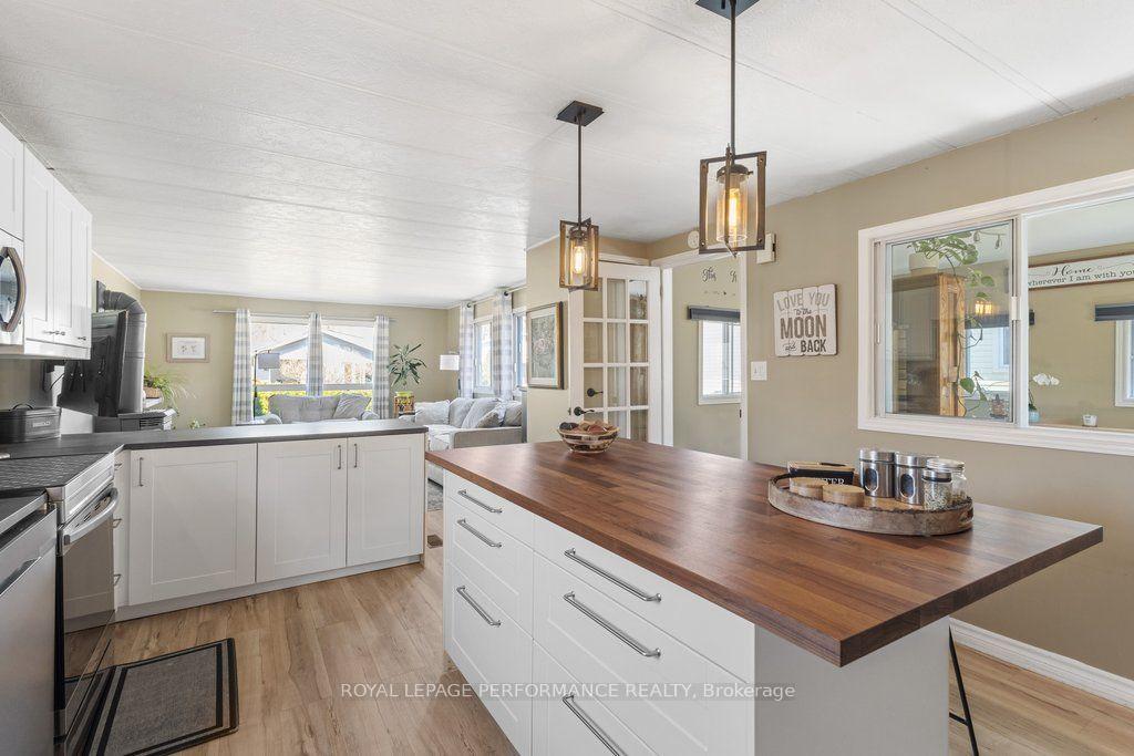 Photo 10 of 1034 Vista Barrett Private, Ottawa, Greely — HOMEH