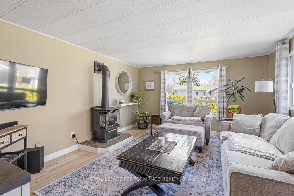 Photo 11 of 1034 Vista Barrett Private, Ottawa, Greely — HOMEH