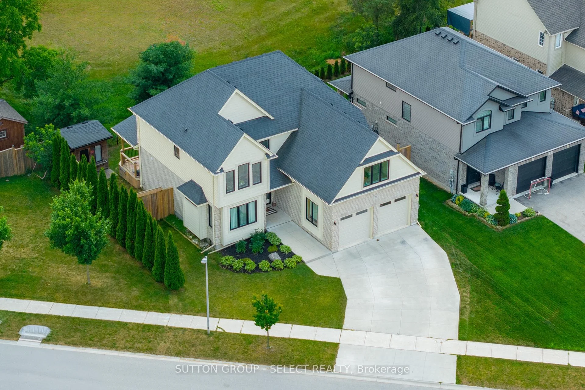 Photo 1 of 230 Union Avenue, Middlesex Centre, Komoka — HOMEH