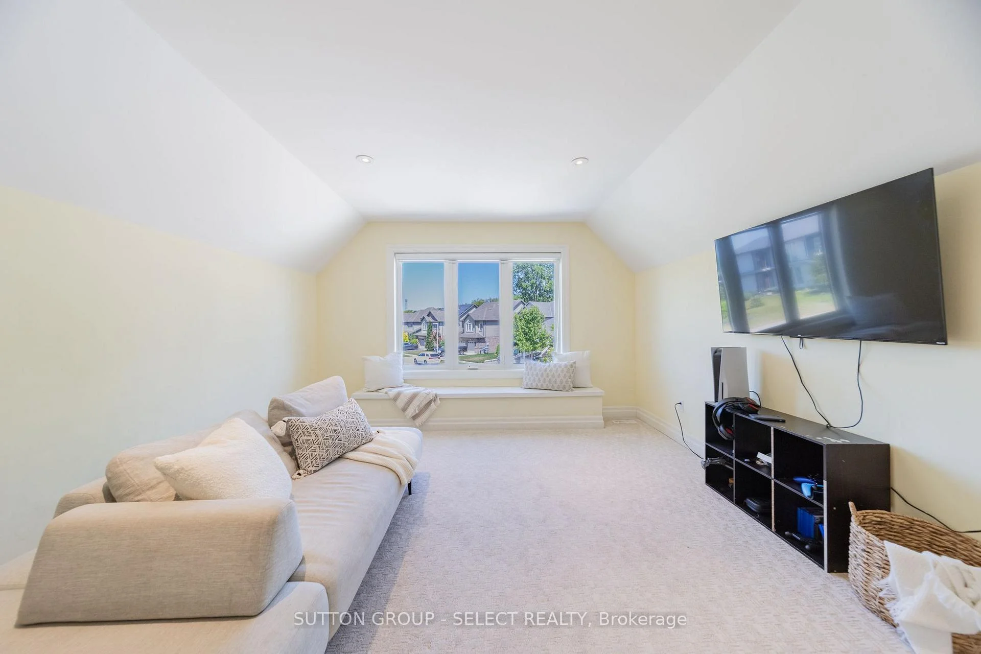 Photo 52 of 230 Union Avenue, Middlesex Centre, Komoka — HOMEH