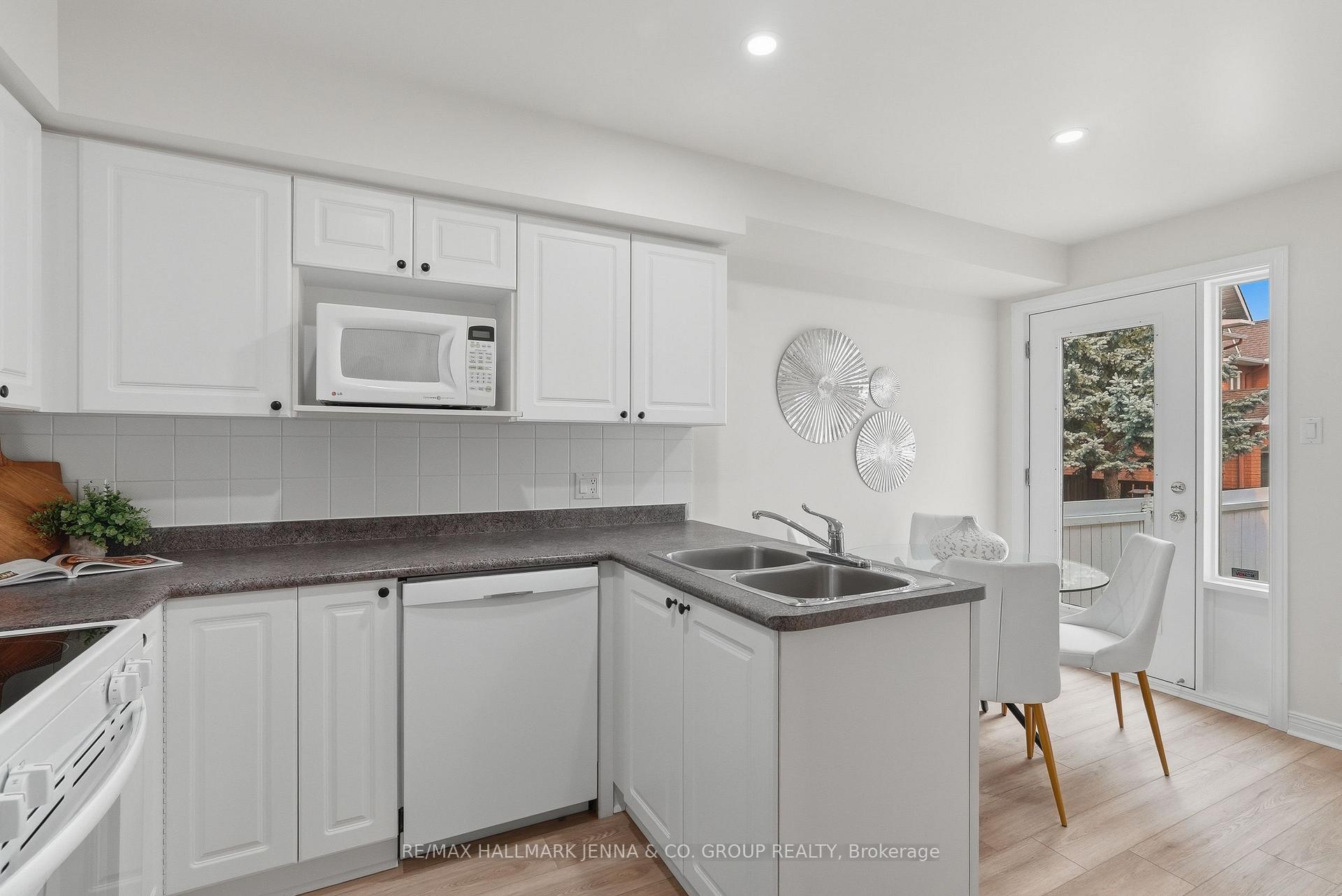 Photo 14 of 3 Redding Way, Ottawa, Centrepointe — HOMEH