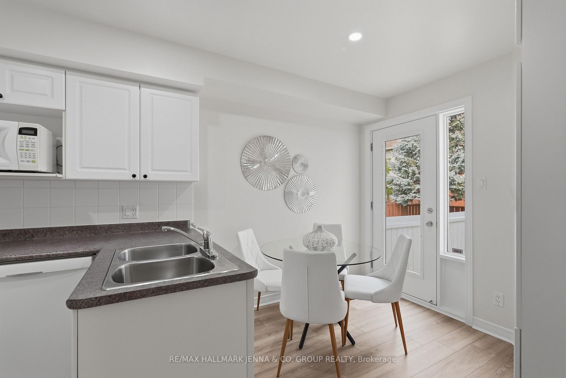 Photo 16 of 3 Redding Way, Ottawa, Centrepointe — HOMEH