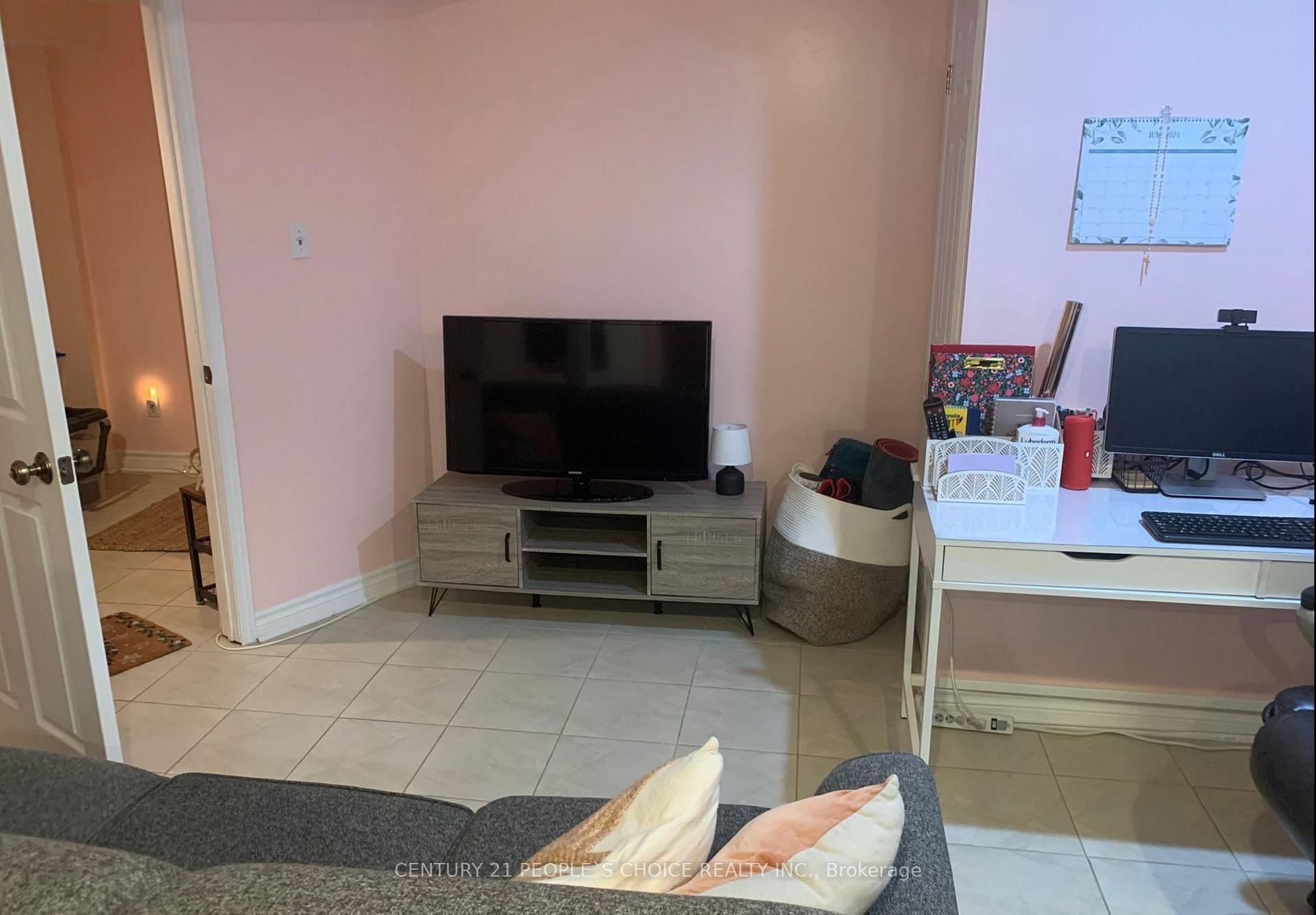 Photo 9 of 904 Drysdale Drive, Mississauga, East Credit — HOMEH