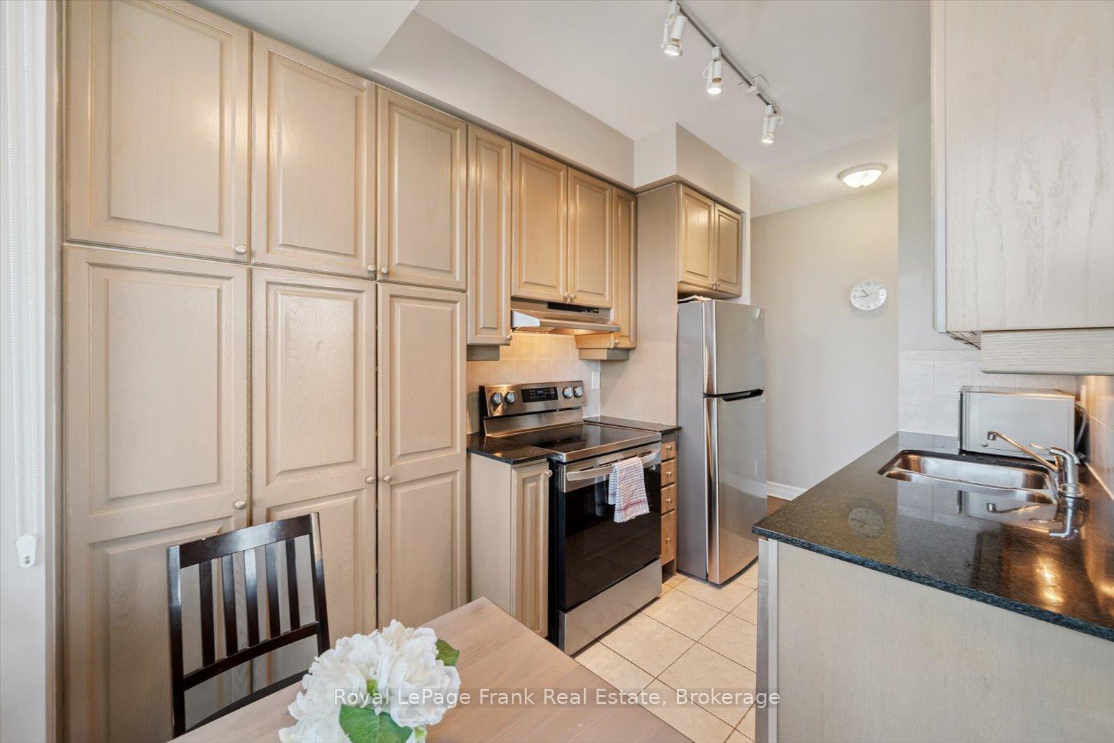 Photo 9 of Unit 2405, 1 Elm Drive W, Mississauga, City Centre — HOMEH