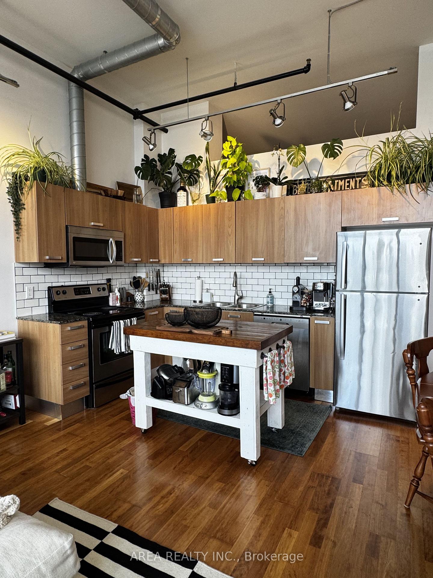 Front of Unit 602, 43 Hanna Avenue