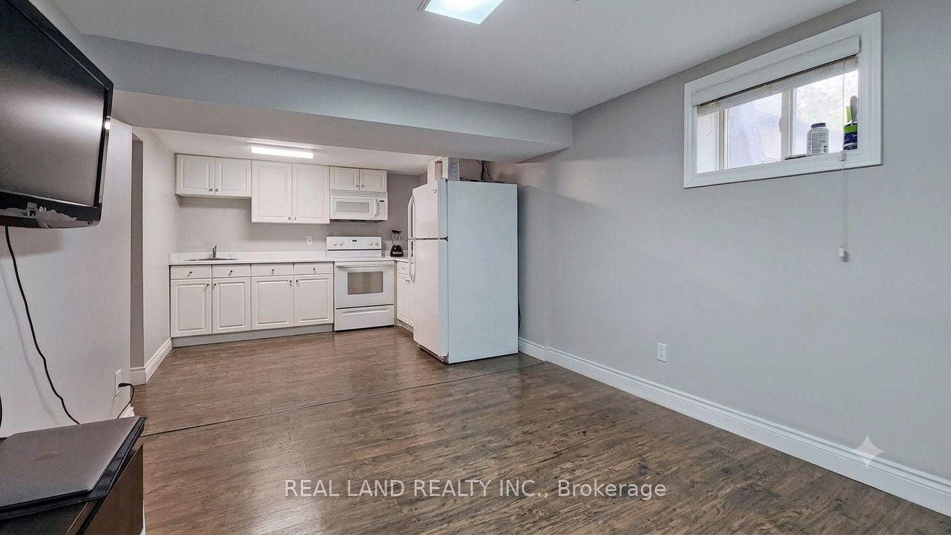 Photo 2 of 26 Glamis Avenue, Toronto, Rockcliffe-Smythe — HOMEH