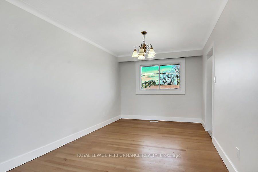 Photo 9 of 35 Brent Avenue, Ottawa, Manordale — HOMEH