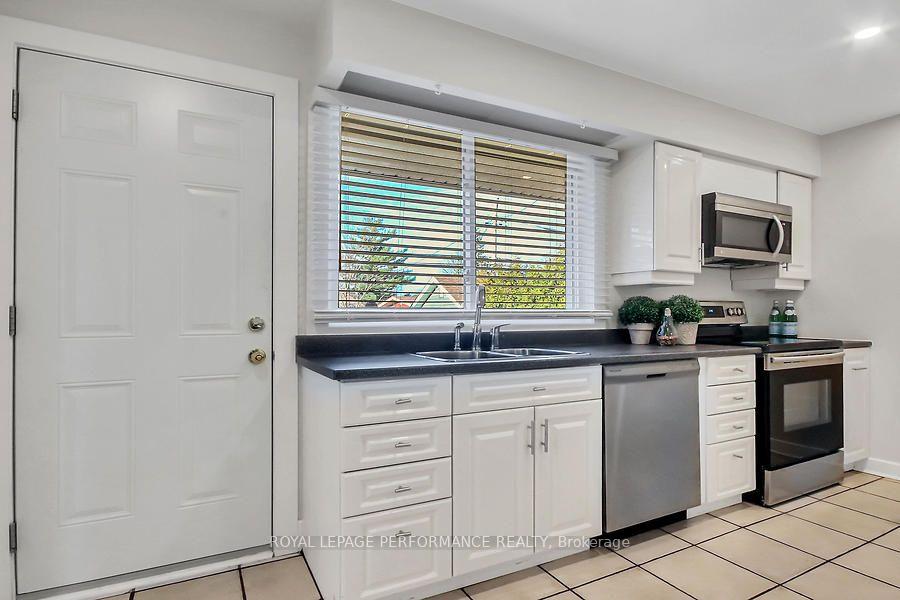 Photo 12 of 35 Brent Avenue, Ottawa, Manordale — HOMEH