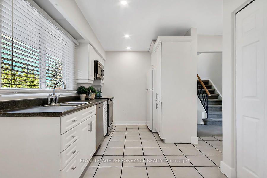 Photo 14 of 35 Brent Avenue, Ottawa, Manordale — HOMEH