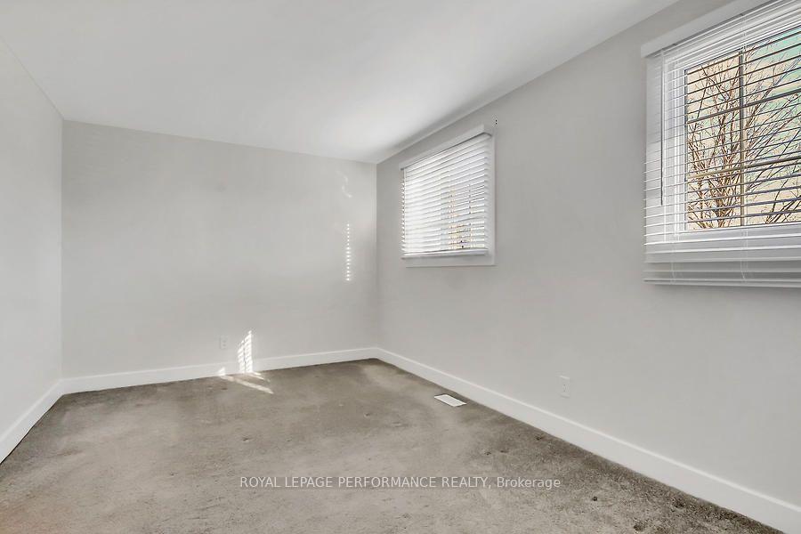 Photo 18 of 35 Brent Avenue, Ottawa, Manordale — HOMEH