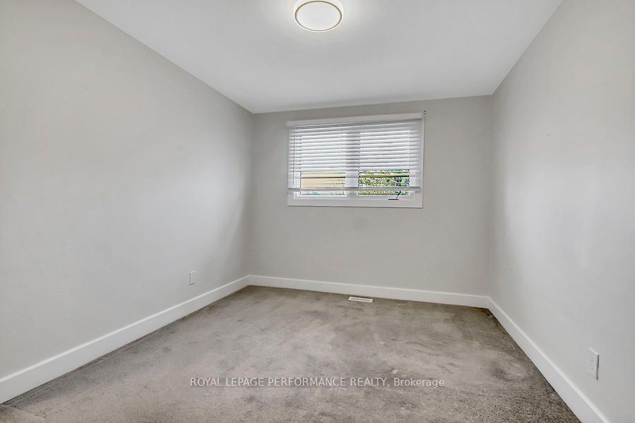 Photo 23 of 35 Brent Avenue, Ottawa, Manordale — HOMEH