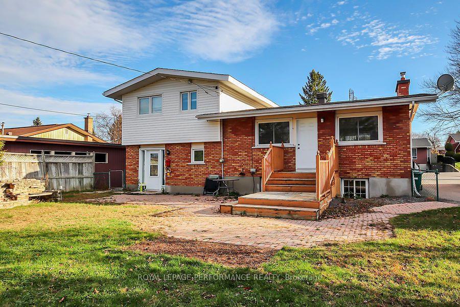Photo 27 of 35 Brent Avenue, Ottawa, Manordale — HOMEH