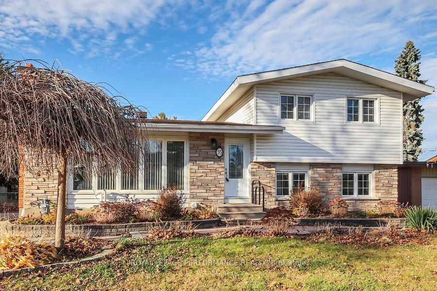 Photo 28 of 35 Brent Avenue, Ottawa, Manordale — HOMEH