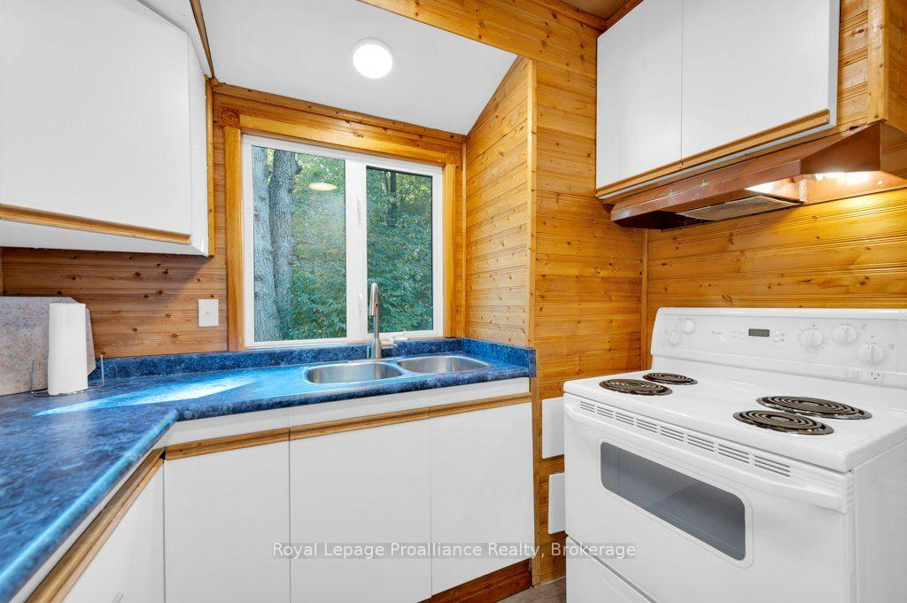 Photo 10 of 174 Cottage Lane, Tweed, Elzevir (Twp) — HOMEH