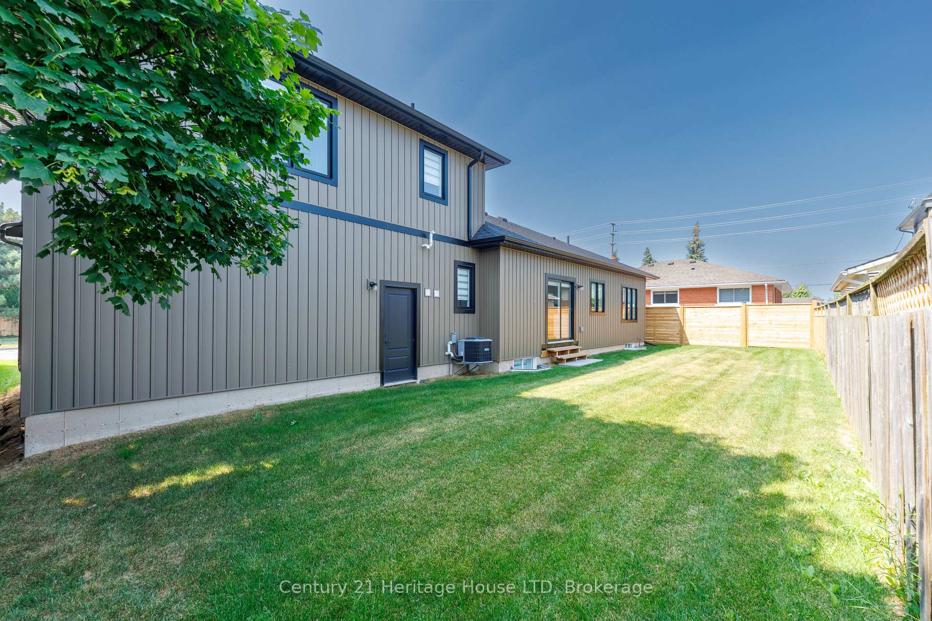 Photo 45 of 4 Meteor Street, St. Catharines, Rykert/Vansickle — HOMEH