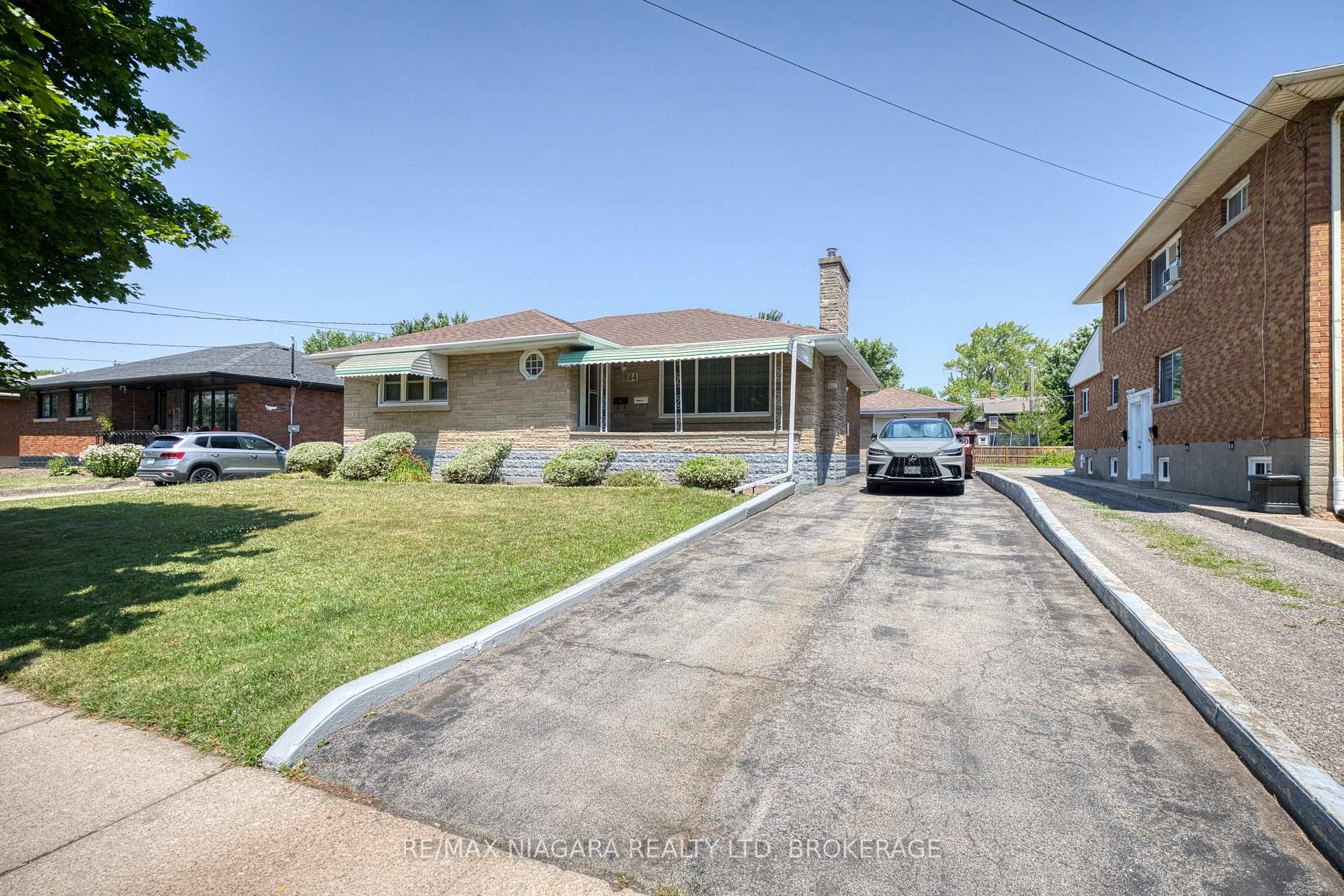 Photo 2 of 84 Second Street, Welland, Lincoln/Crowland — HOMEH