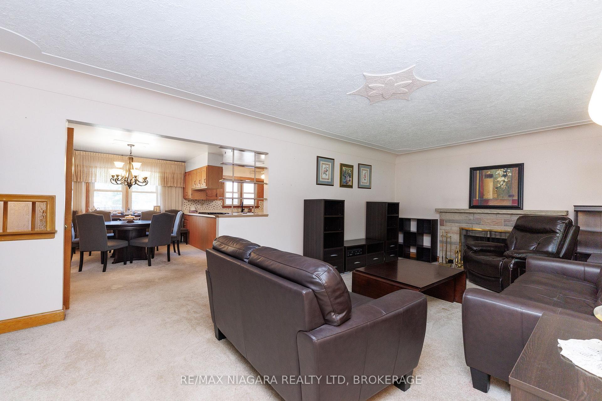 Photo 5 of 84 Second Street, Welland, Lincoln/Crowland — HOMEH