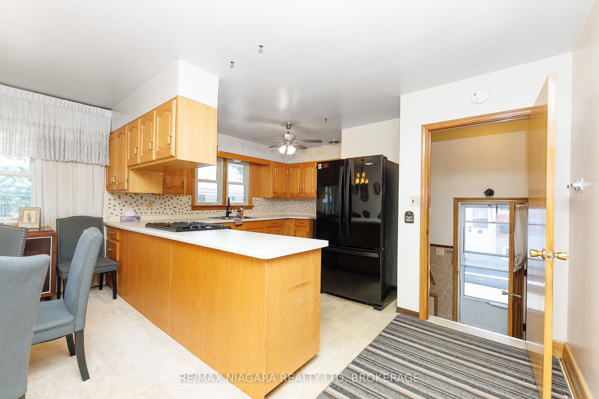 Photo 15 of 84 Second Street, Welland, Lincoln/Crowland — HOMEH