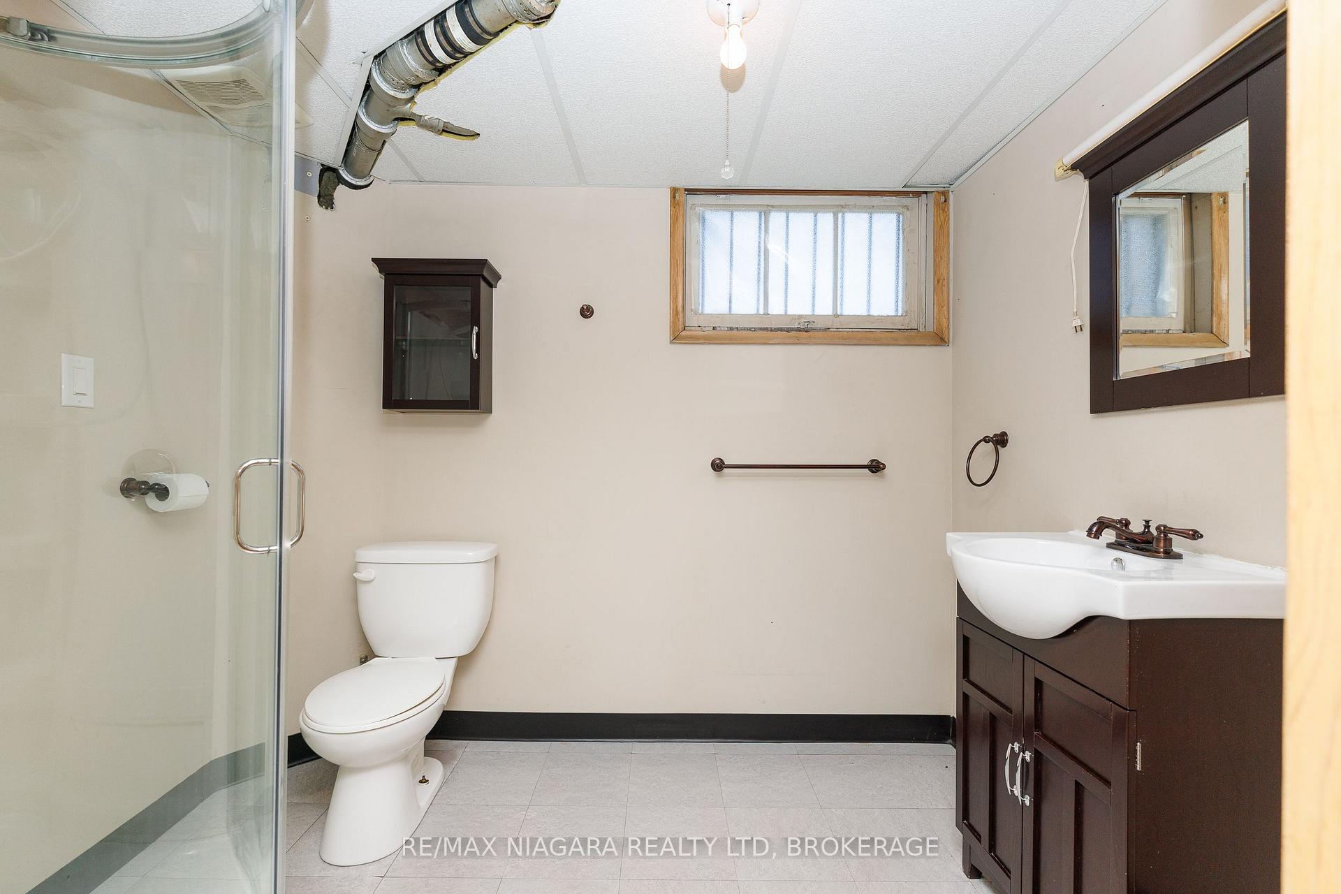 Photo 32 of 84 Second Street, Welland, Lincoln/Crowland — HOMEH