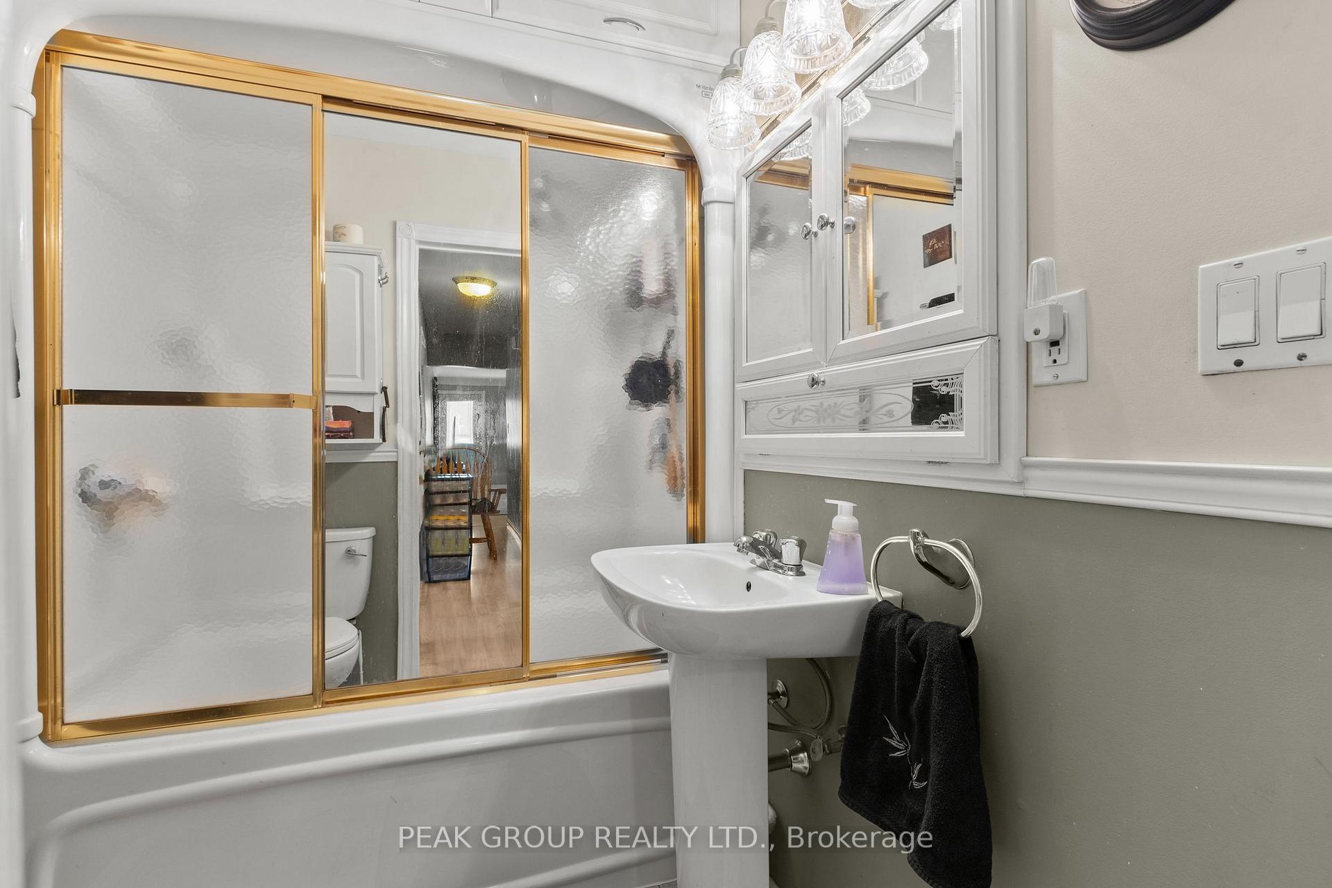 Photo 13 of 6324 Taylor Street, Niagara Falls, Dorchester — HOMEH