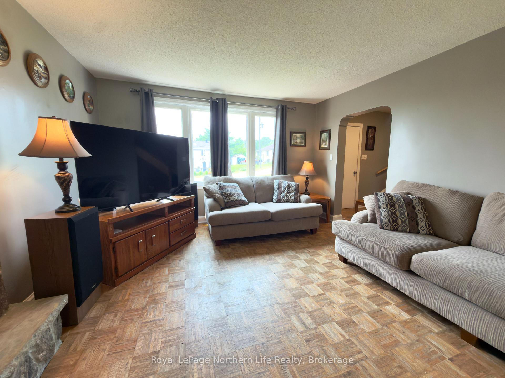 Photo 6 of 331 Eight Street, Mattawa — HOMEH