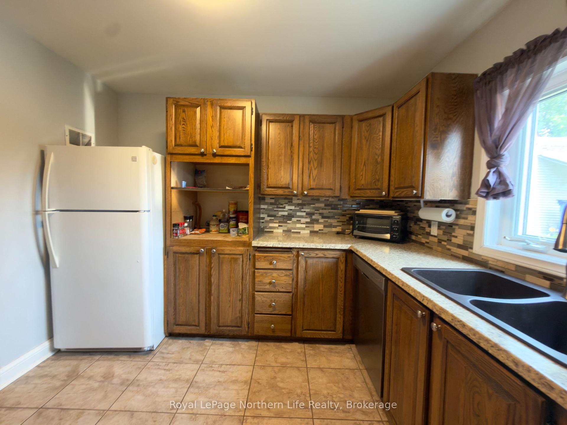 Photo 11 of 331 Eight Street, Mattawa — HOMEH
