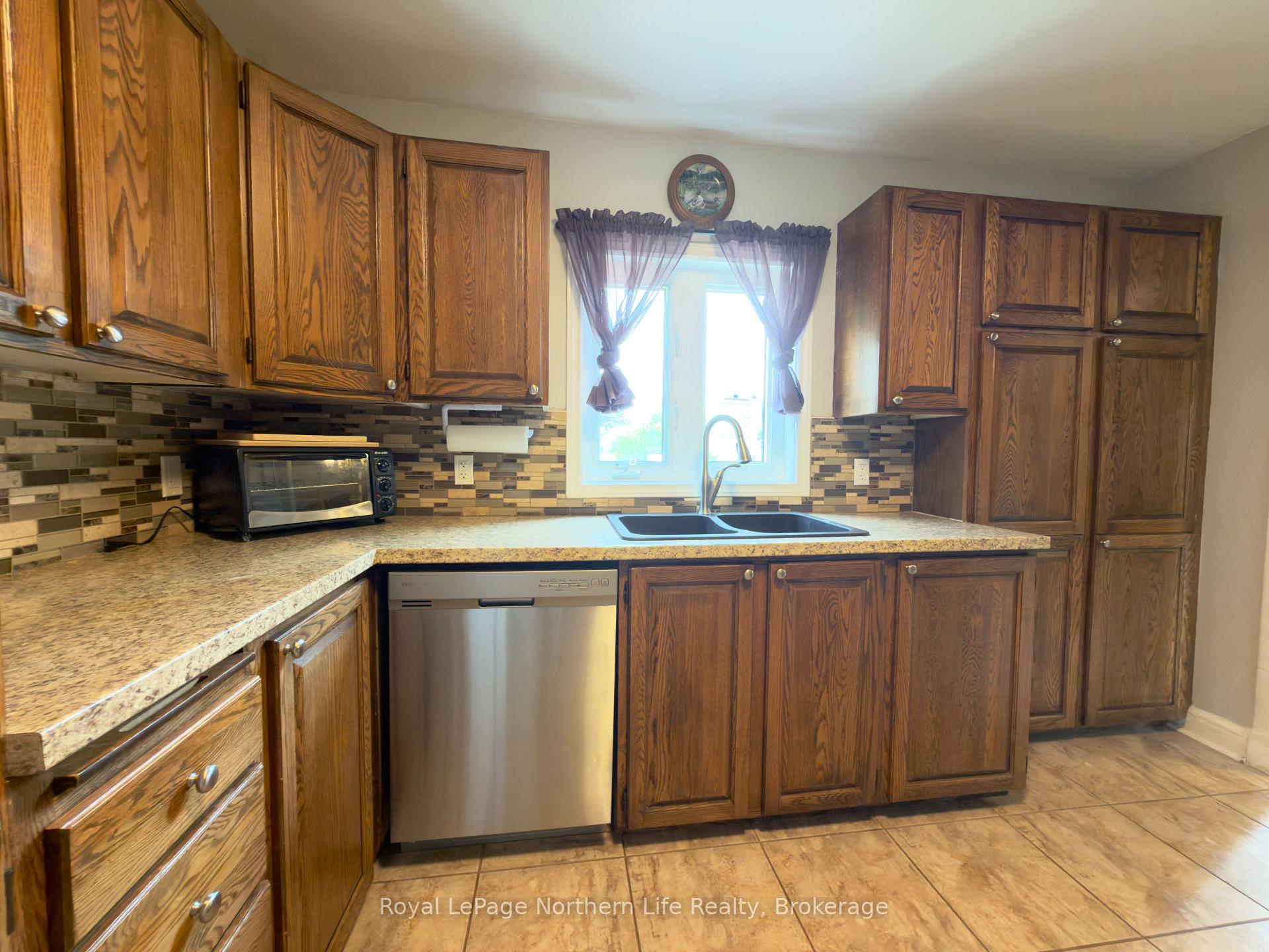Photo 13 of 331 Eight Street, Mattawa — HOMEH