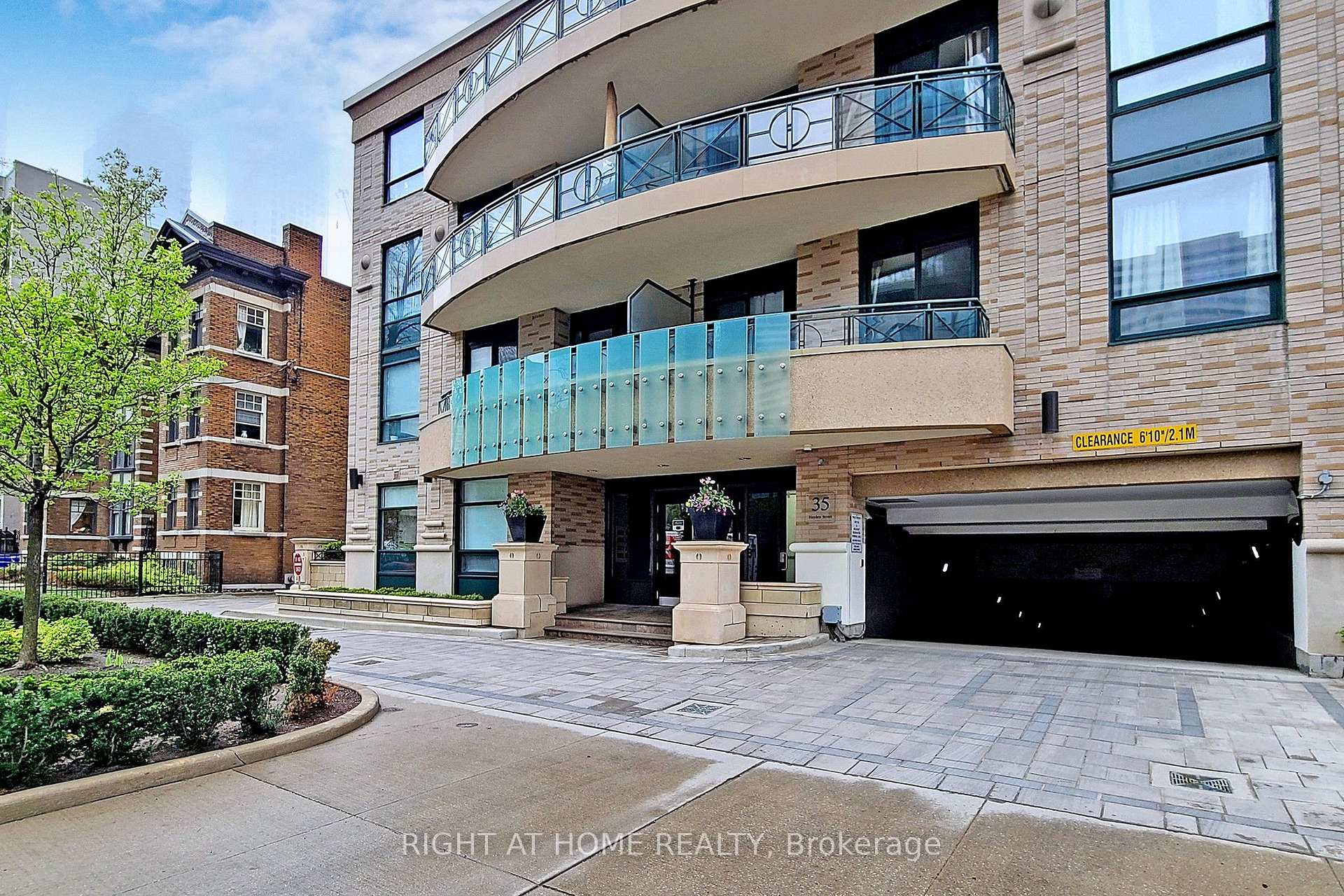 Photo 2 of Unit 511, 35 Hayden Street, Toronto, Church-Yonge Corridor — HOMEH