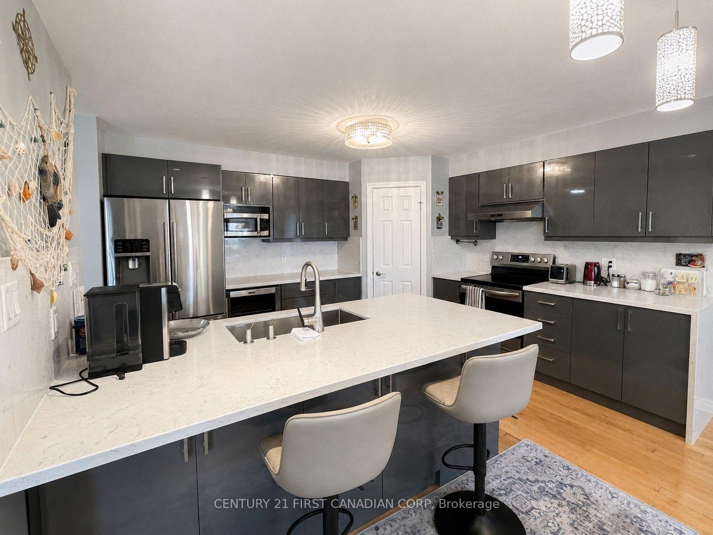 Photo 7 of 2722 Bateman Trail, London, South W — HOMEH