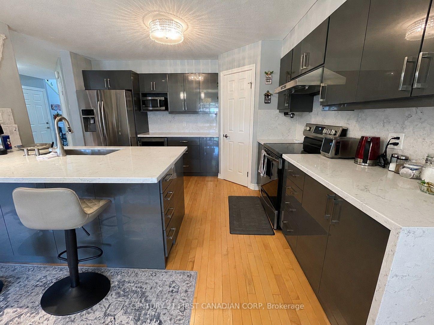 Photo 8 of 2722 Bateman Trail, London, South W — HOMEH