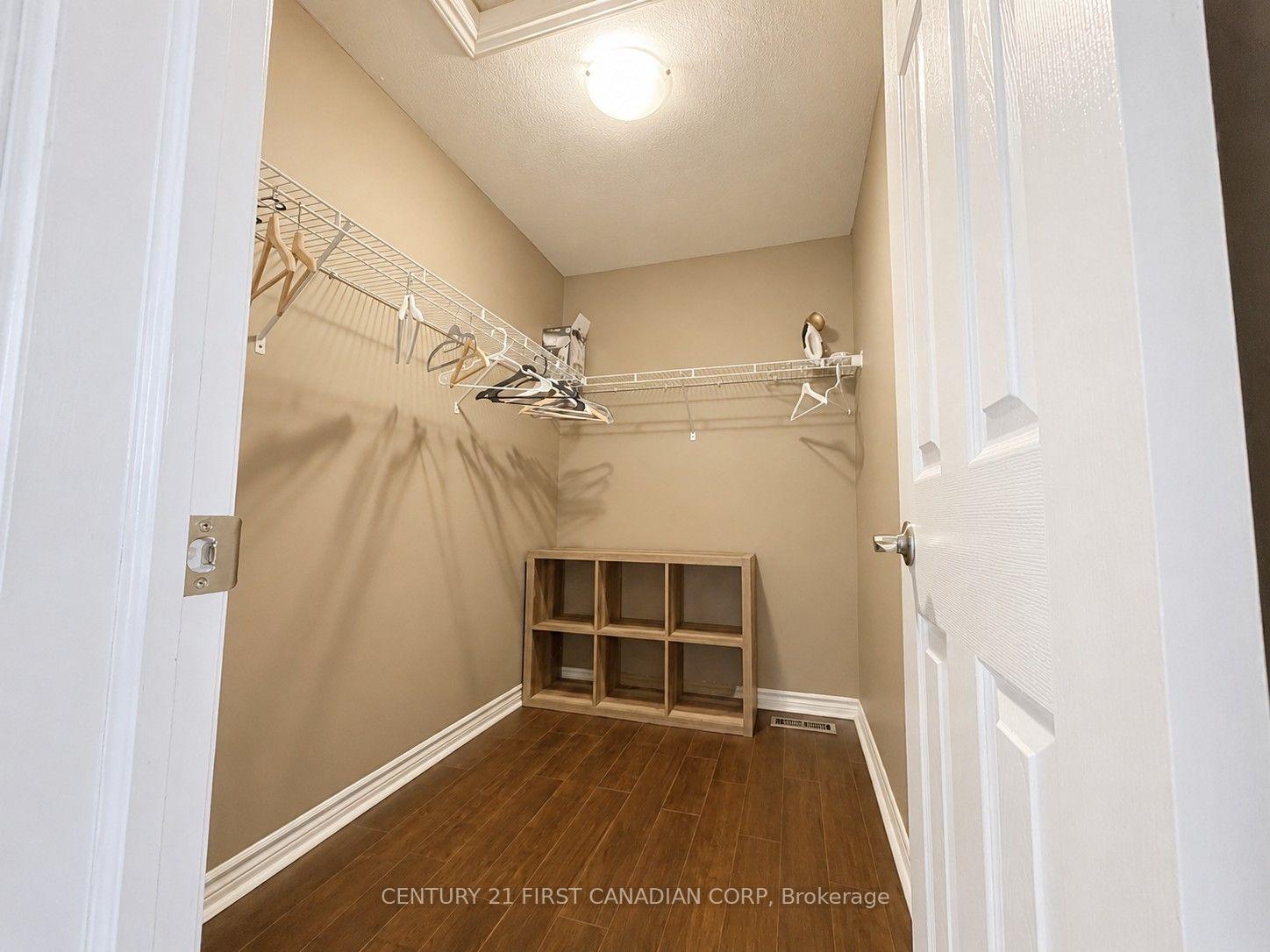 Photo 12 of 2722 Bateman Trail, London, South W — HOMEH