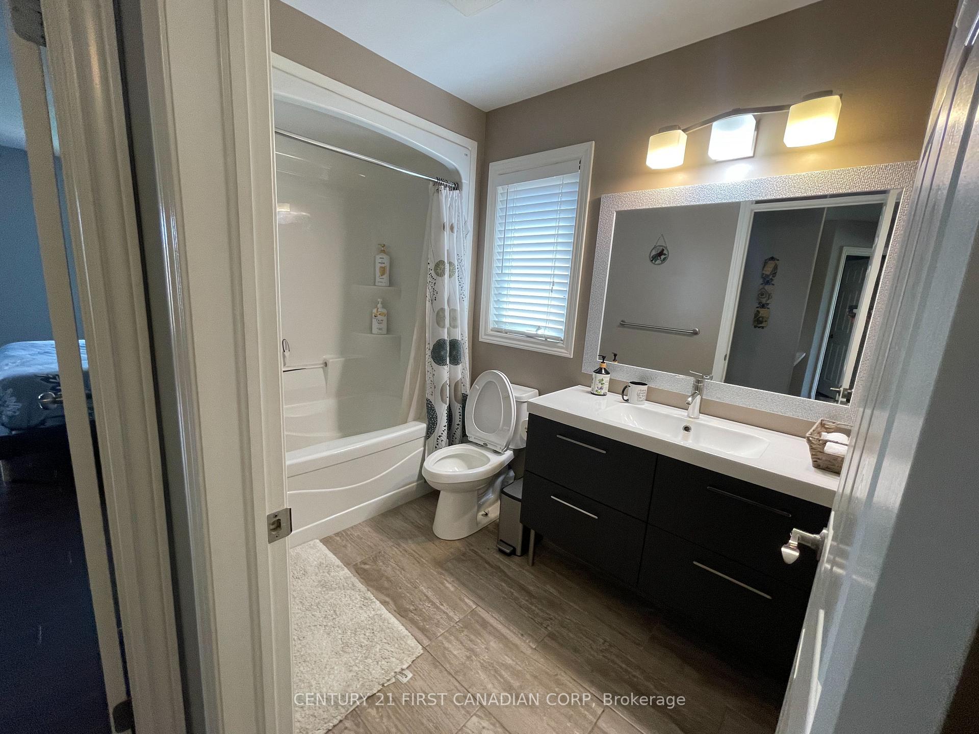 Photo 15 of 2722 Bateman Trail, London, South W — HOMEH
