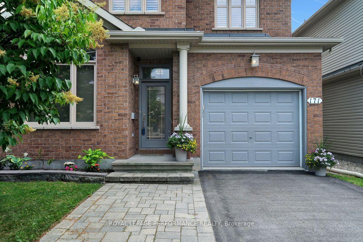Photo 2 of 171 Trail Side Circle, Ottawa, Springridge/East Village — HOMEH