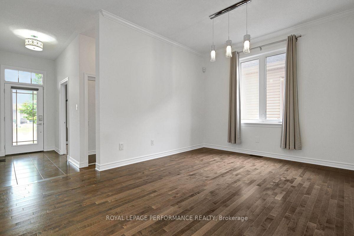 Photo 10 of 171 Trail Side Circle, Ottawa, Springridge/East Village — HOMEH