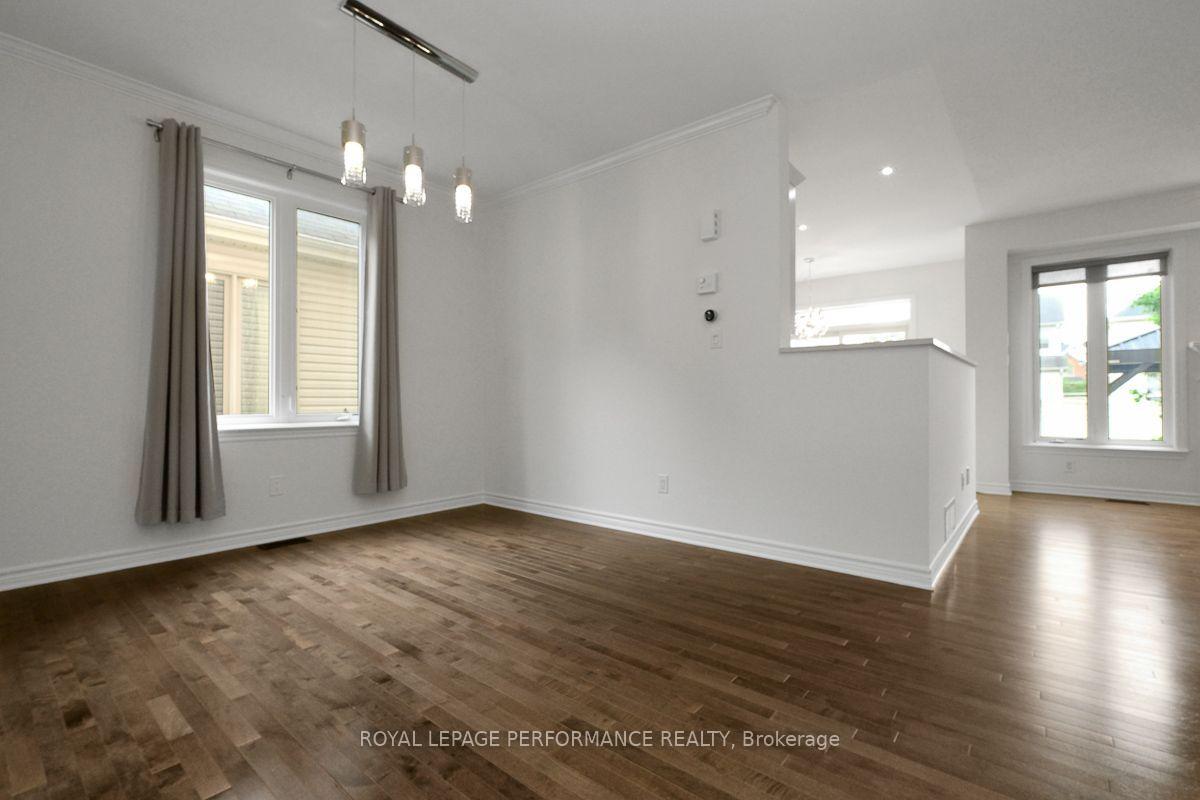Photo 11 of 171 Trail Side Circle, Ottawa, Springridge/East Village — HOMEH