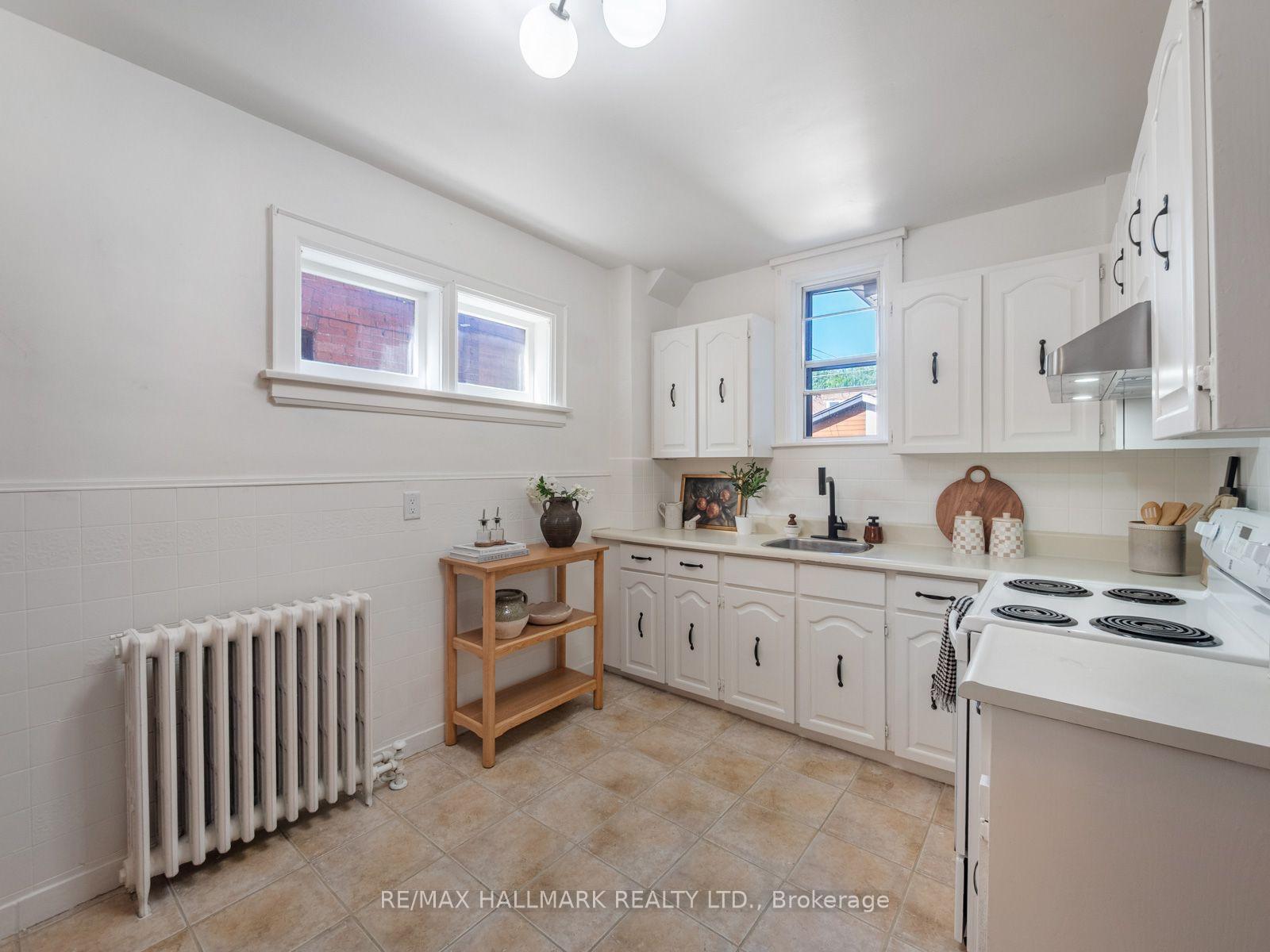 Photo 16 of 27 Lesmount Avenue, Toronto, Danforth Village-East York — HOMEH