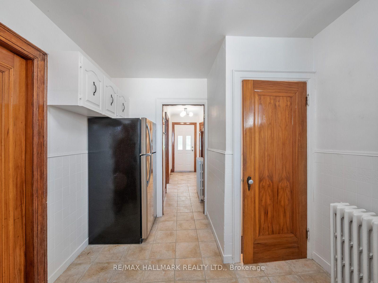 Photo 19 of 27 Lesmount Avenue, Toronto, Danforth Village-East York — HOMEH