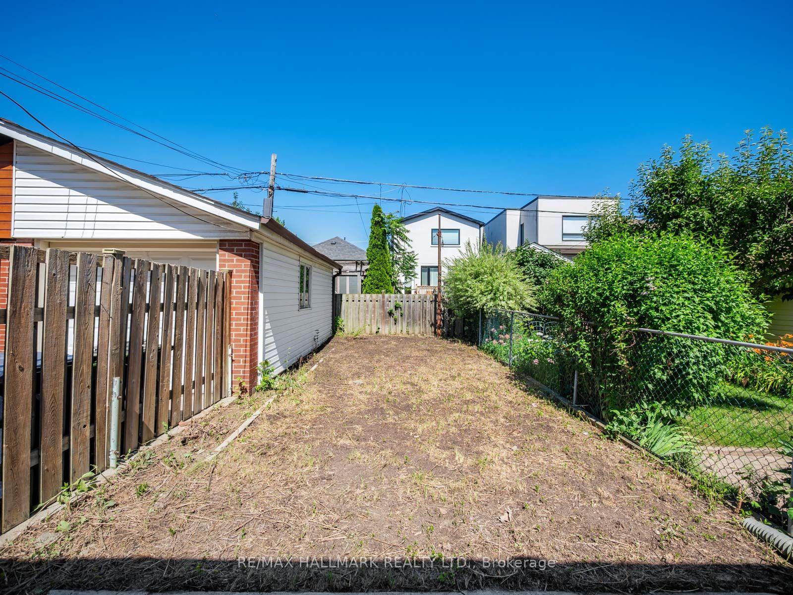 Photo 41 of 27 Lesmount Avenue, Toronto, Danforth Village-East York — HOMEH