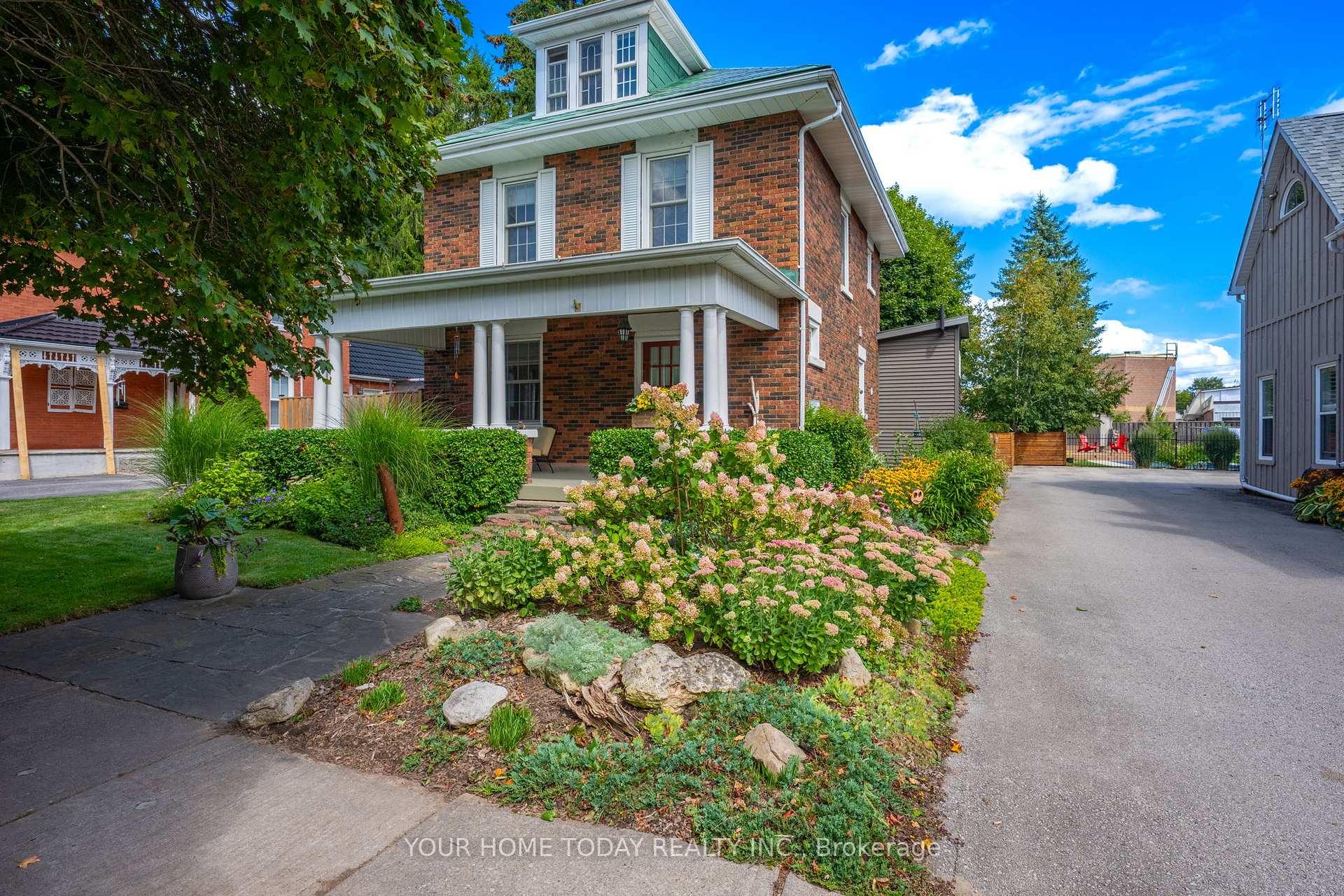 Photo 1 of 17 Park Avenue, Halton Hills, Acton — HOMEH