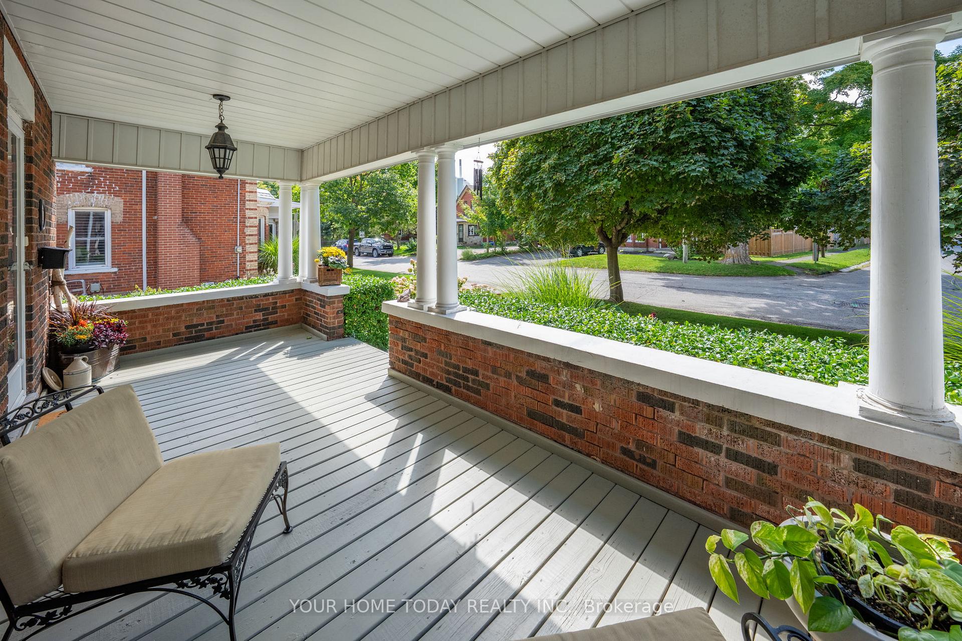 Photo 5 of 17 Park Avenue, Halton Hills, Acton — HOMEH