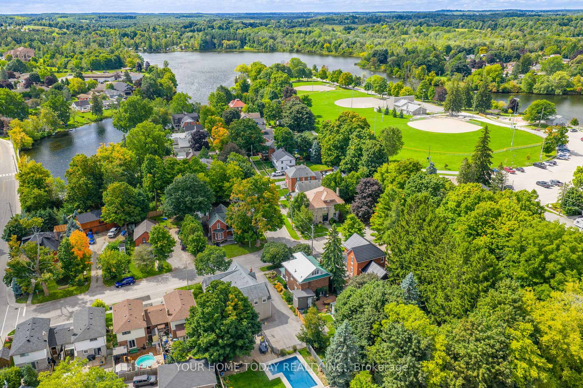 Photo 9 of 17 Park Avenue, Halton Hills, Acton — HOMEH