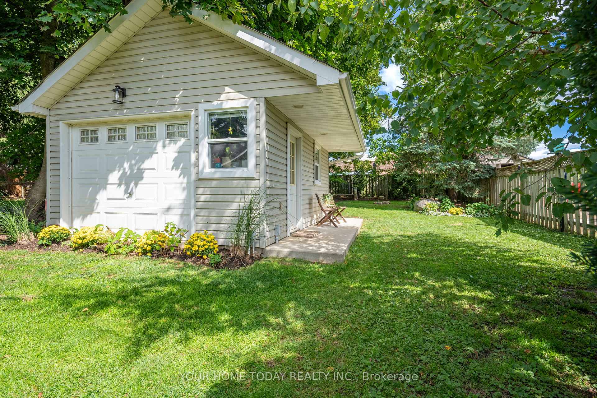 Photo 33 of 17 Park Avenue, Halton Hills, Acton — HOMEH