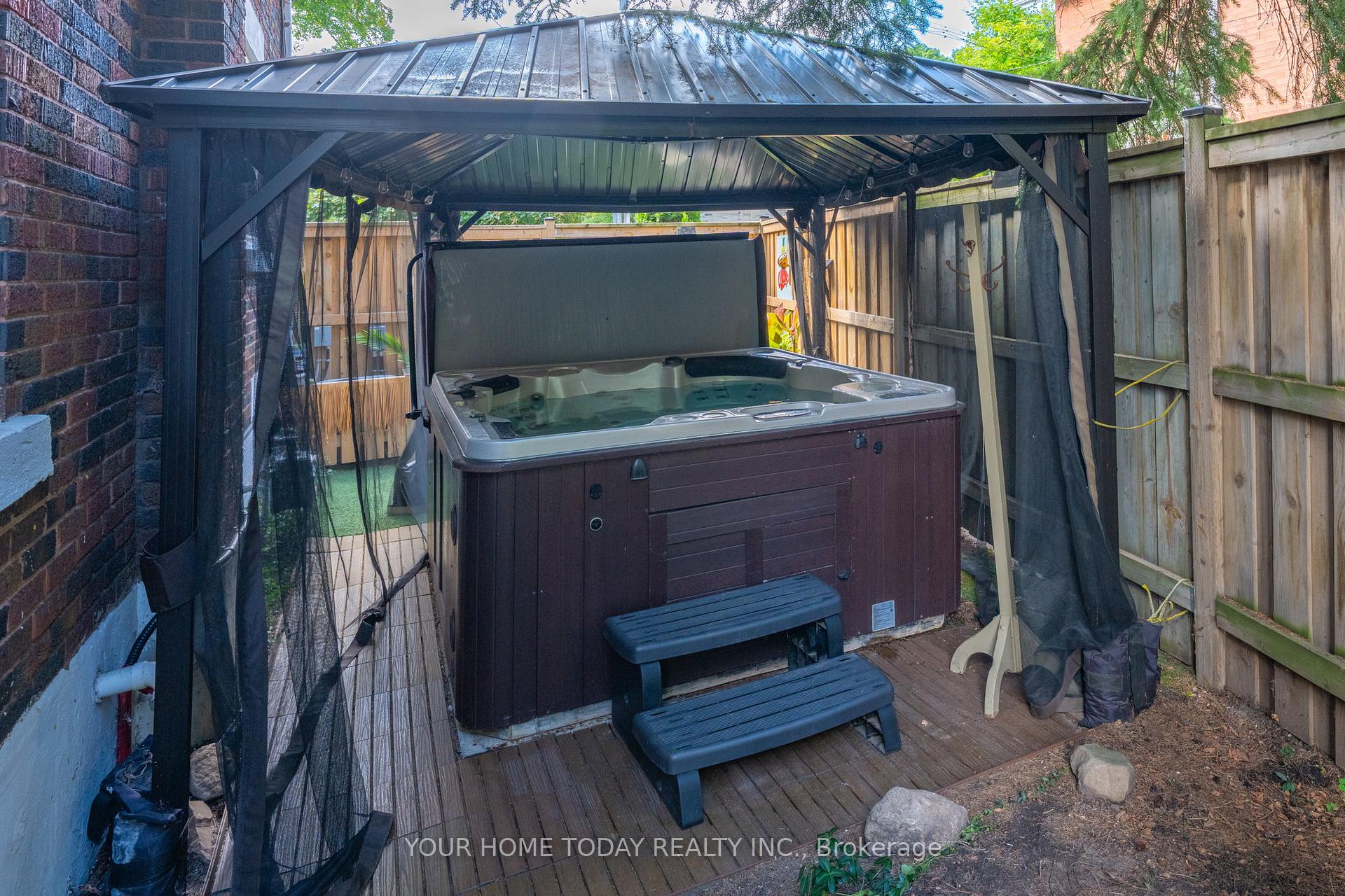 Photo 39 of 17 Park Avenue, Halton Hills, Acton — HOMEH