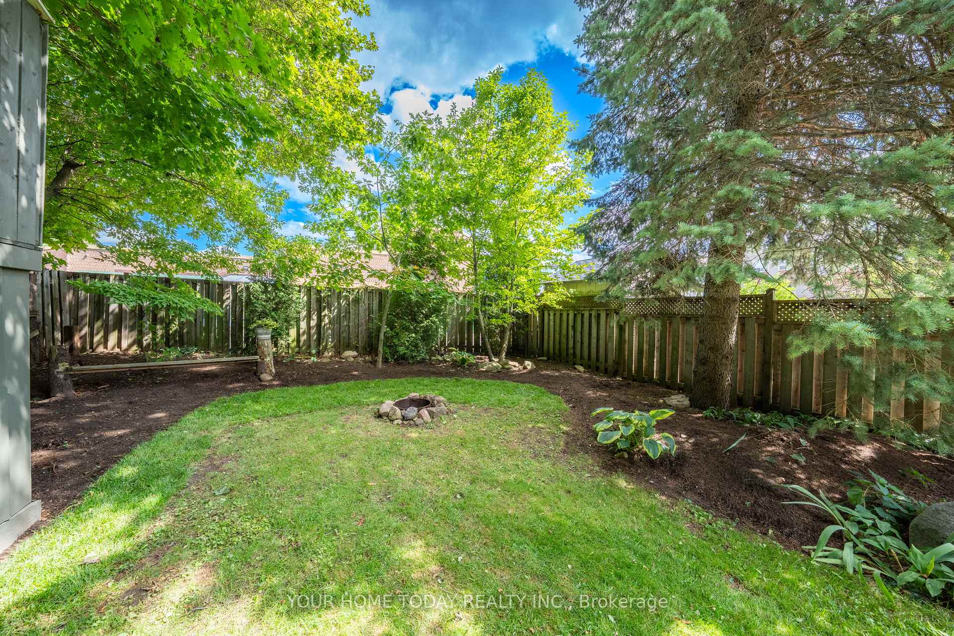 Photo 42 of 17 Park Avenue, Halton Hills, Acton — HOMEH
