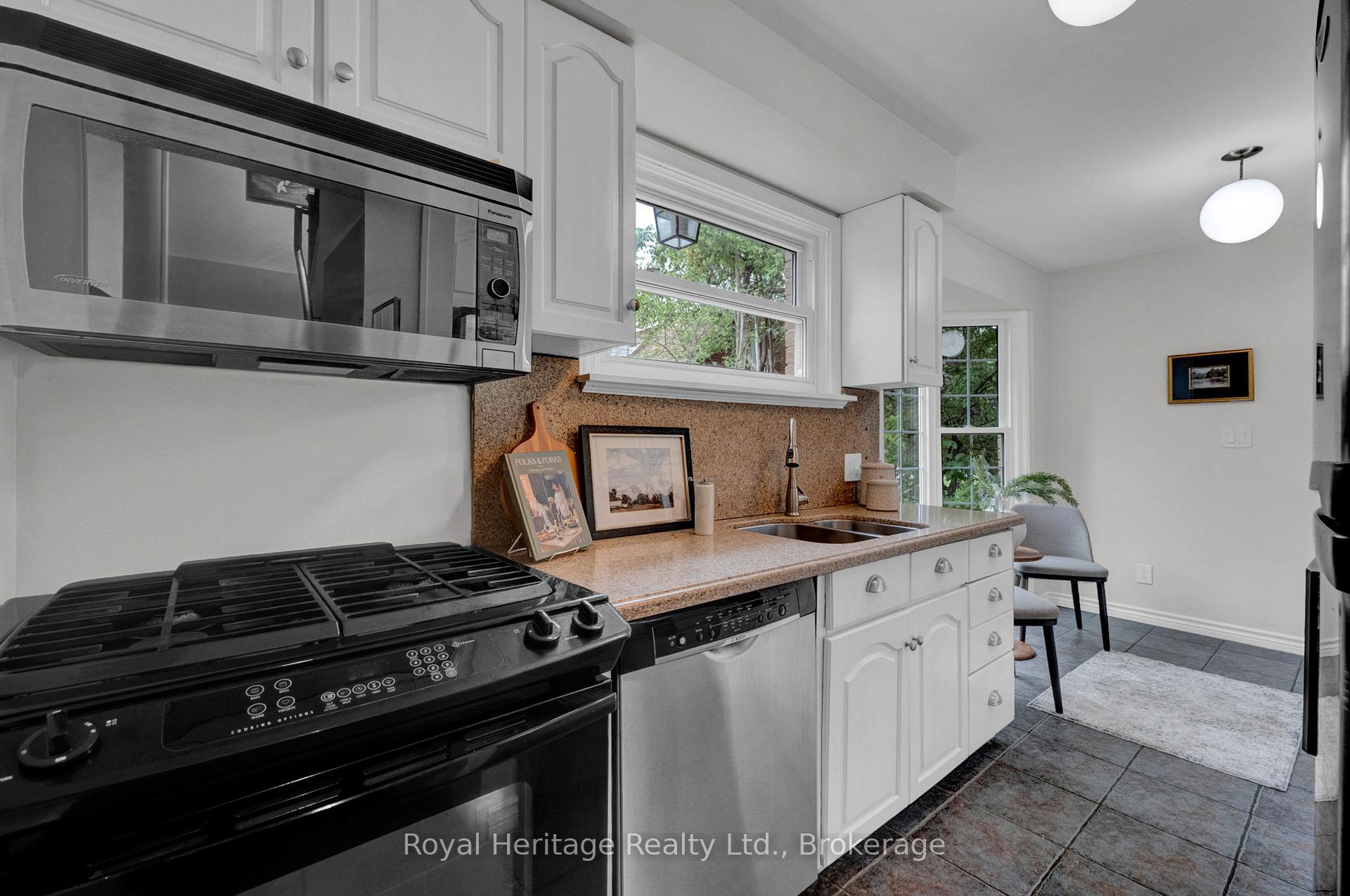 Photo 6 of 868 William Booth Crescent, Oshawa, Centennial — HOMEH