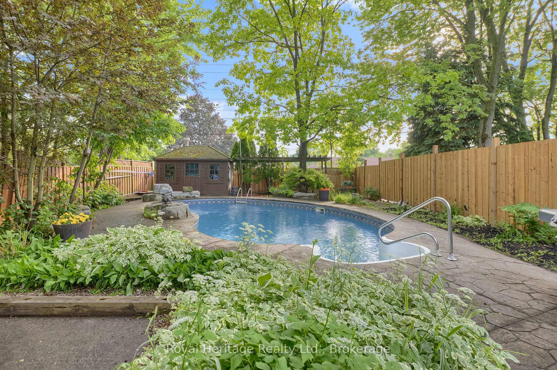 Photo 17 of 868 William Booth Crescent, Oshawa, Centennial — HOMEH