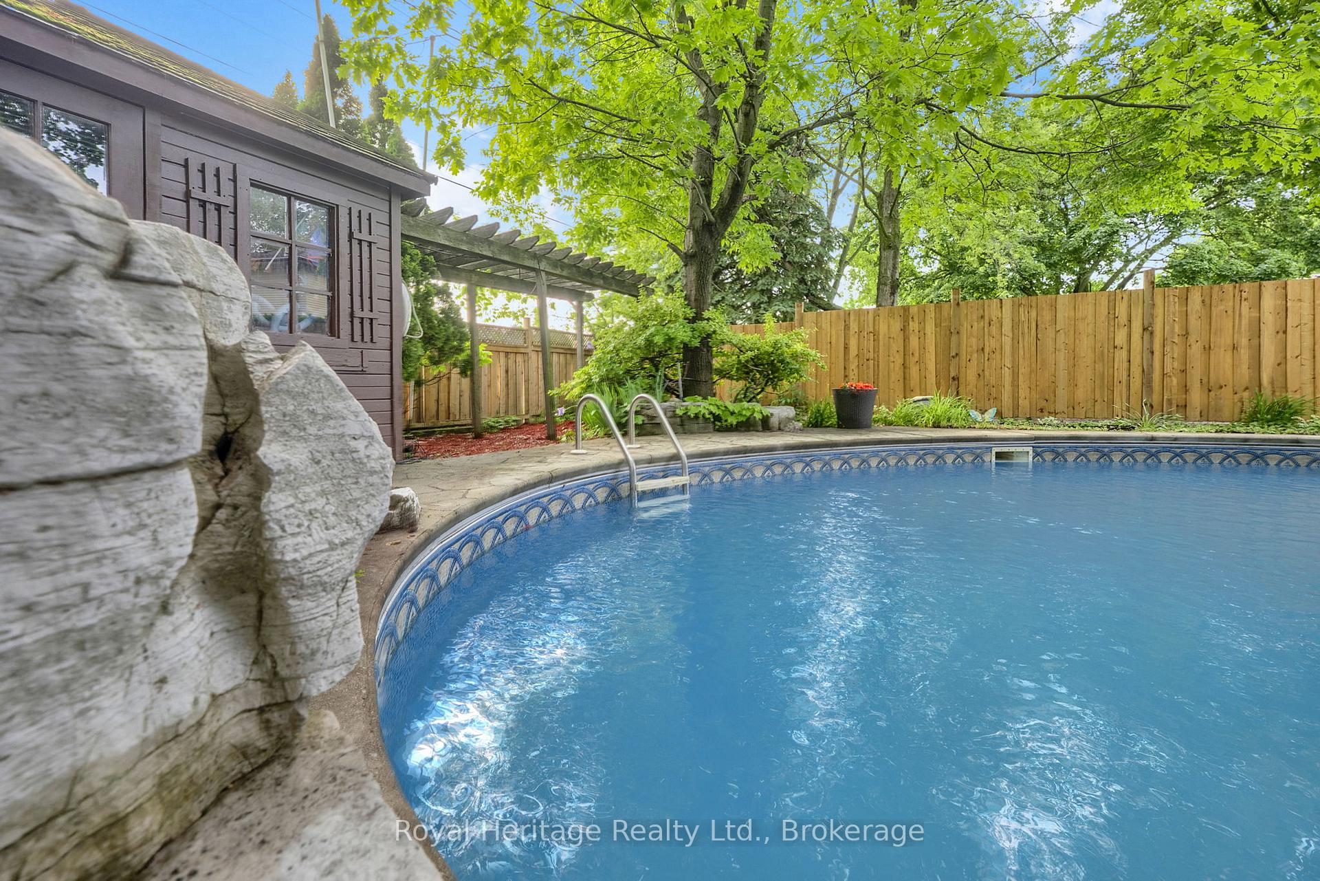 Photo 19 of 868 William Booth Crescent, Oshawa, Centennial — HOMEH