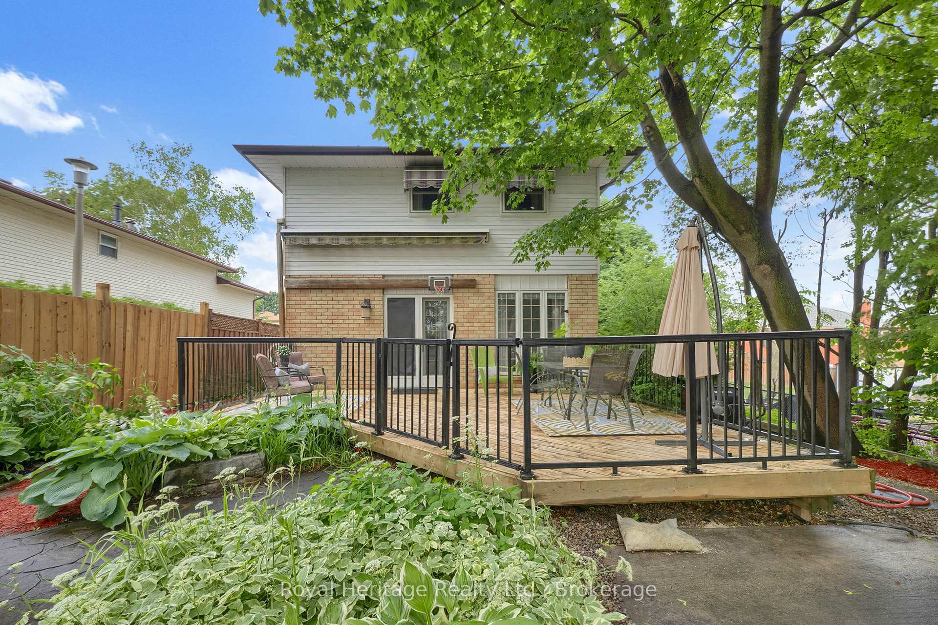 Photo 23 of 868 William Booth Crescent, Oshawa, Centennial — HOMEH