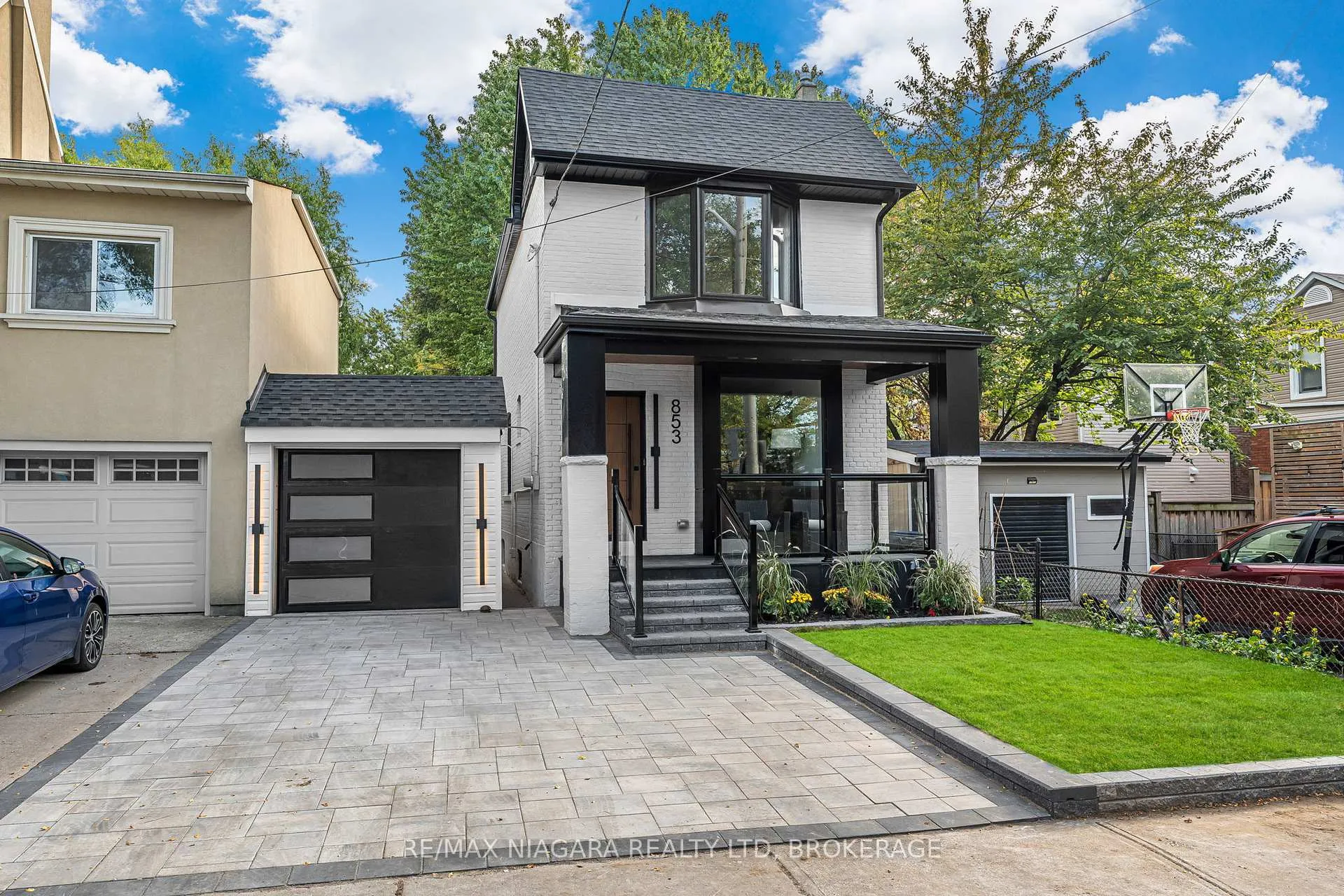 Photo 2 of 853 Sammon Avenue, Toronto, Woodbine-Lumsden — HOMEH
