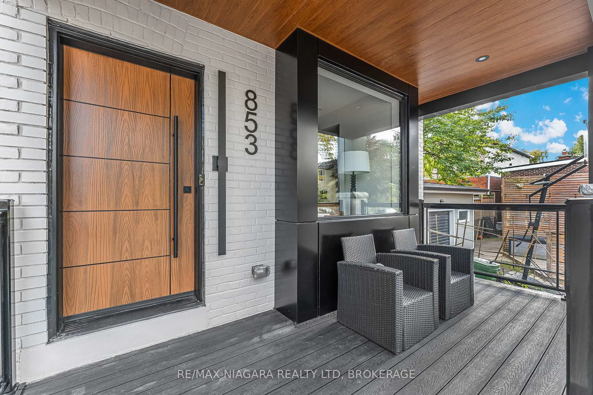 Photo 4 of 853 Sammon Avenue, Toronto, Woodbine-Lumsden — HOMEH